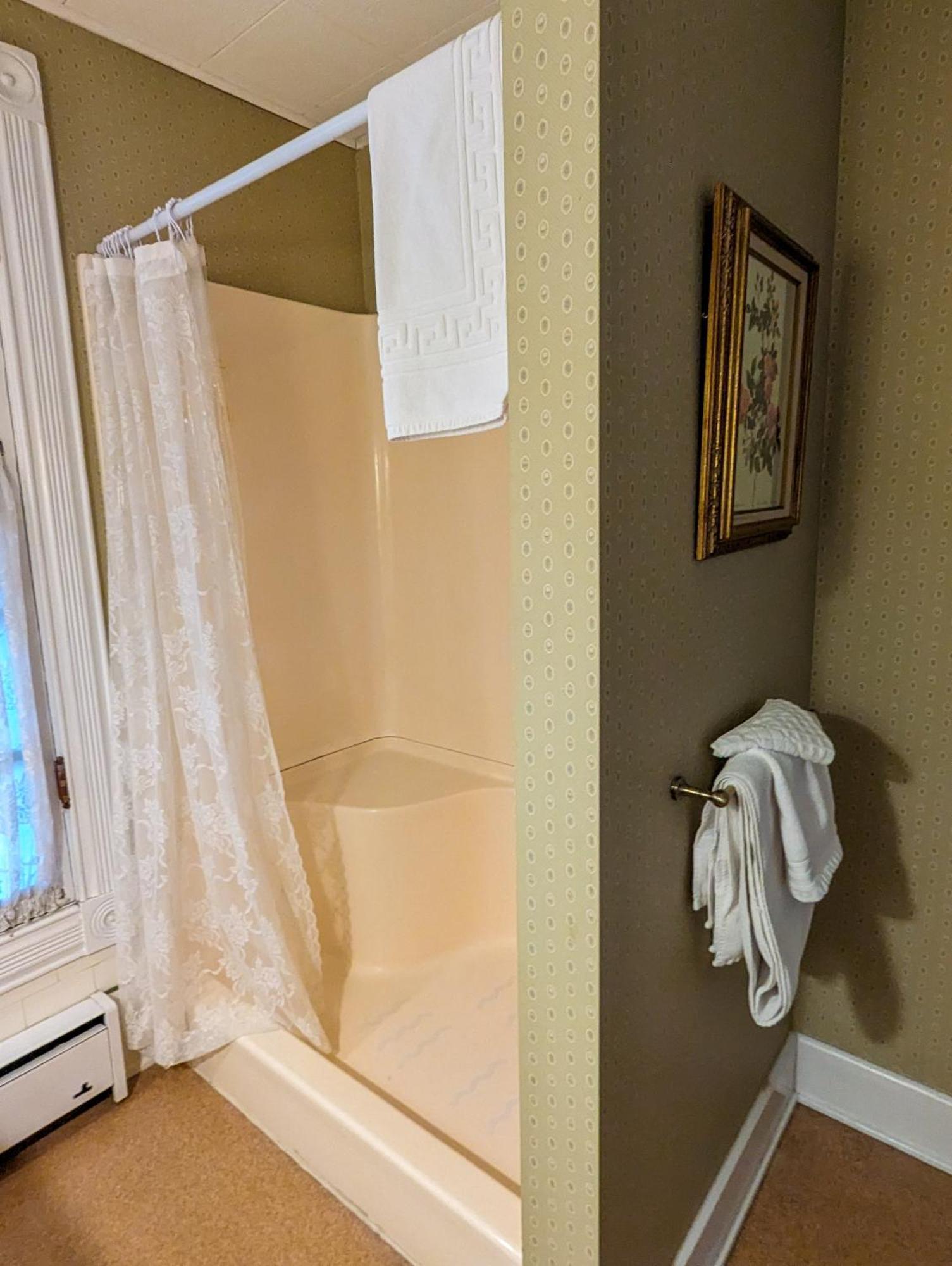 ווטקינס גלן Hudson Manor Bed & Breakfast מראה חיצוני תמונה
