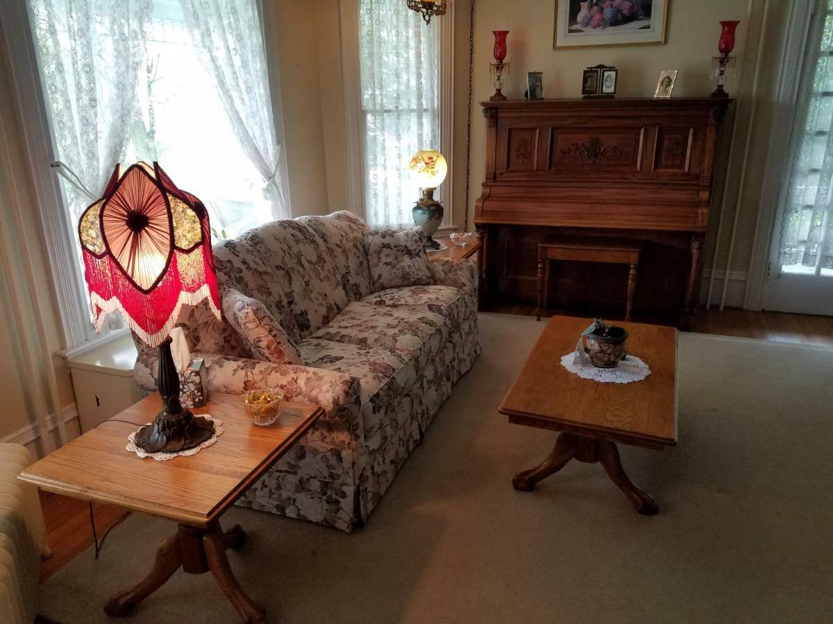 ווטקינס גלן Hudson Manor Bed & Breakfast מראה חיצוני תמונה