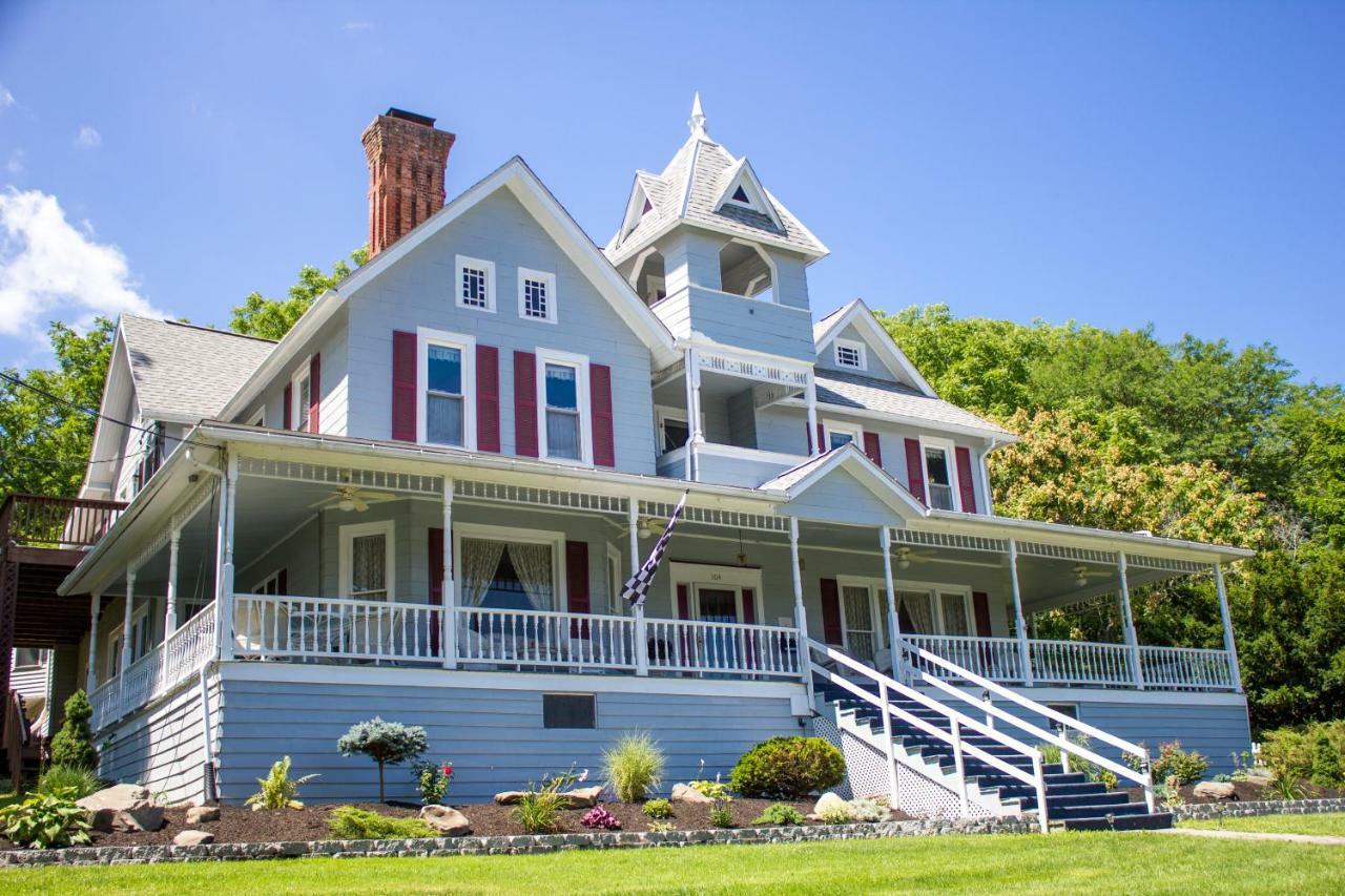 ווטקינס גלן Hudson Manor Bed & Breakfast מראה חיצוני תמונה